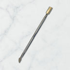 Kovový zatláčač nechtovej kožičky