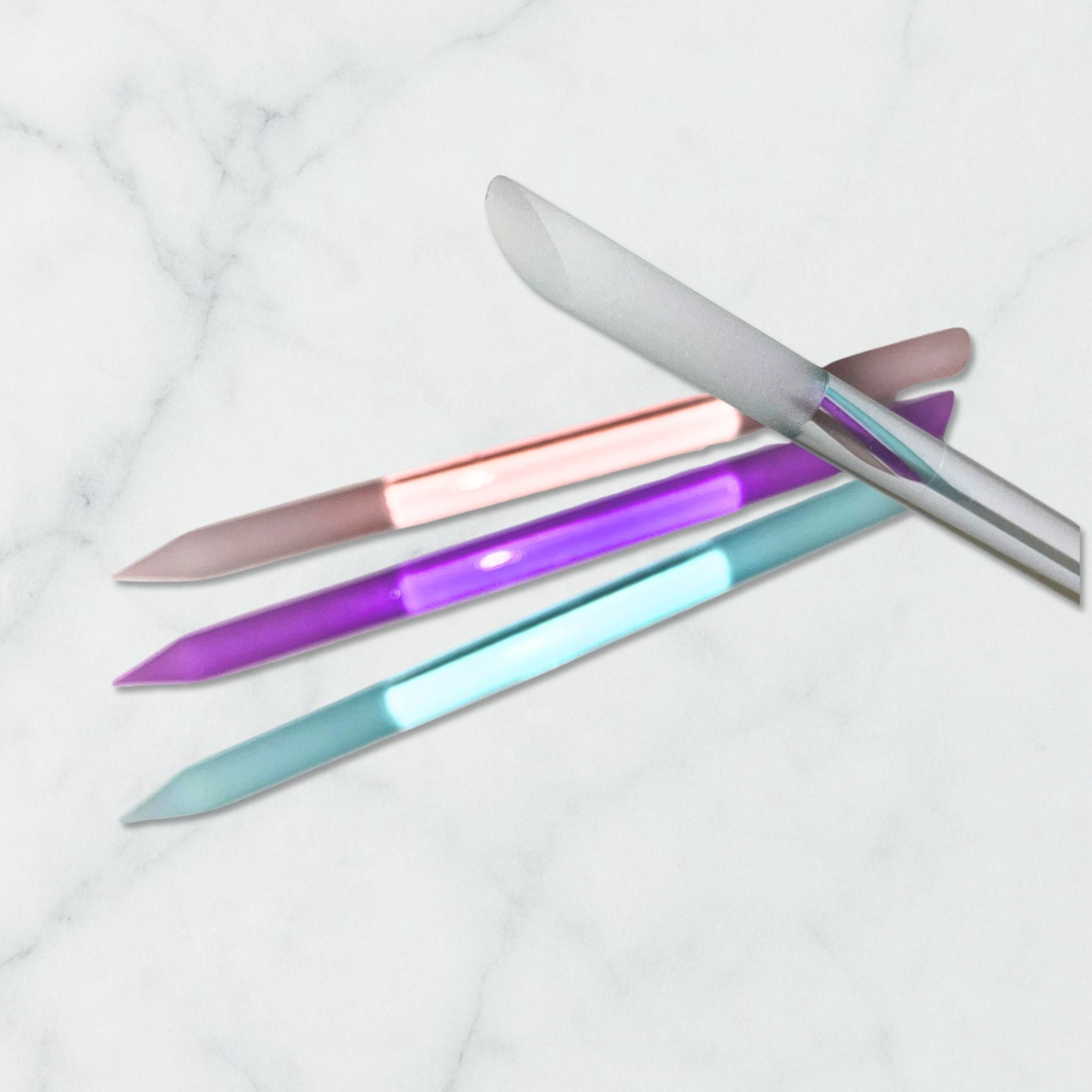 Sklenený zatláčač nechtovej kožičky