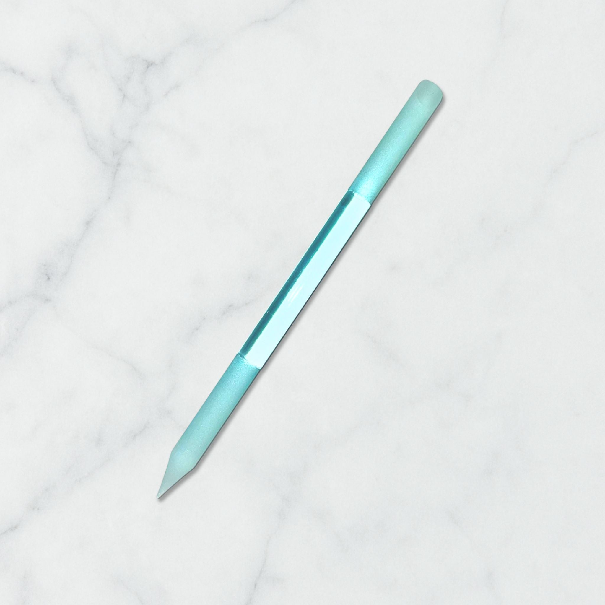 Sklenený zatláčač nechtovej kožičky